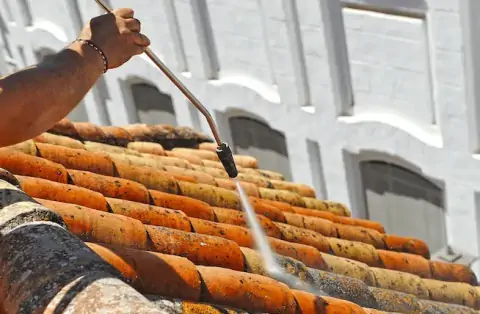 Nettoyage de toitures - Les Thuiles